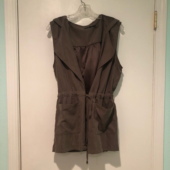 Drawstring Waist Lightweight Vest - Picture 2 of 4